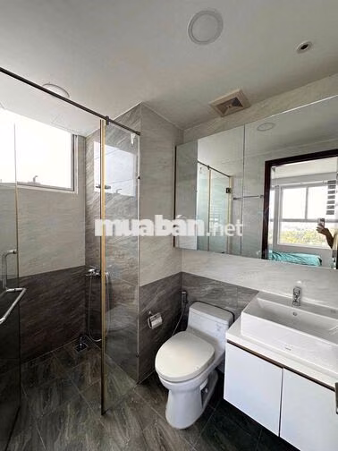 Cho thuê căn hộ 3 phòng ngủ 2WC. gần công viên Gia định