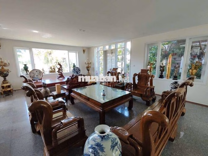 CHO THUÊ BT VIP CẠNH VIN SMART CITY, VIEW HỒ, THANG MÁY & NỘI THẤT SỊN