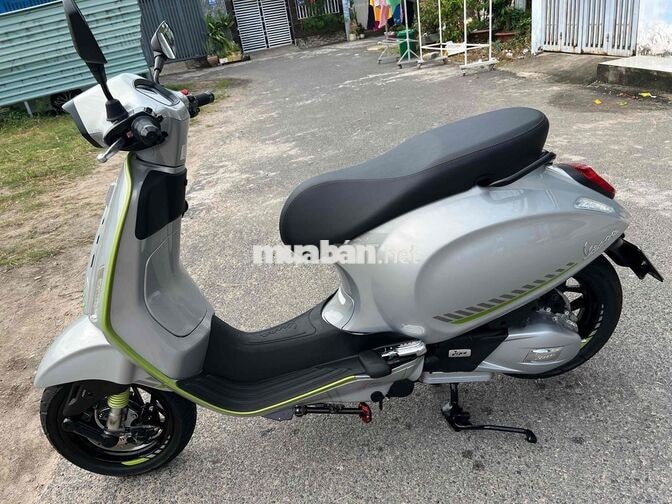 Piaggio Vespa Sprint Tech 125 ABS 2026 Bạc 600 km
