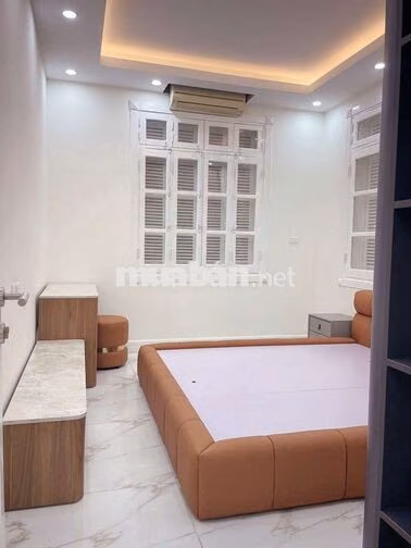 CHO THUÊ BT VIP CẠNH VIN SMART CITY, VIEW HỒ, THANG MÁY & NỘI THẤT SỊN