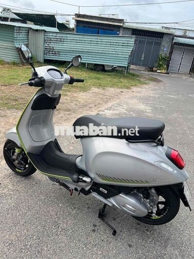 Piaggio Vespa Sprint Tech 125 ABS 2026 Bạc 600 km