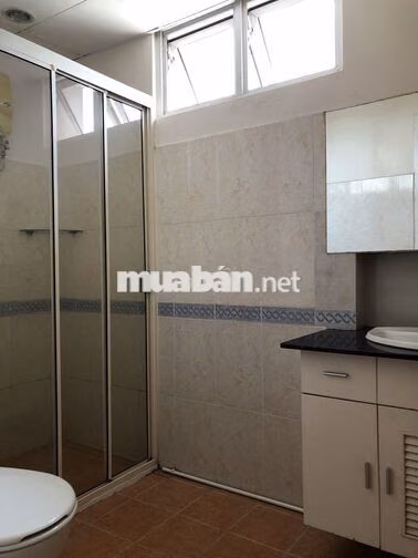 GIÁ TỐT CENTRAL GARDEN - QUẬN 1, TẦNG CAO – 82M2 (2PN 2WC) ,13.5 TR/TH
