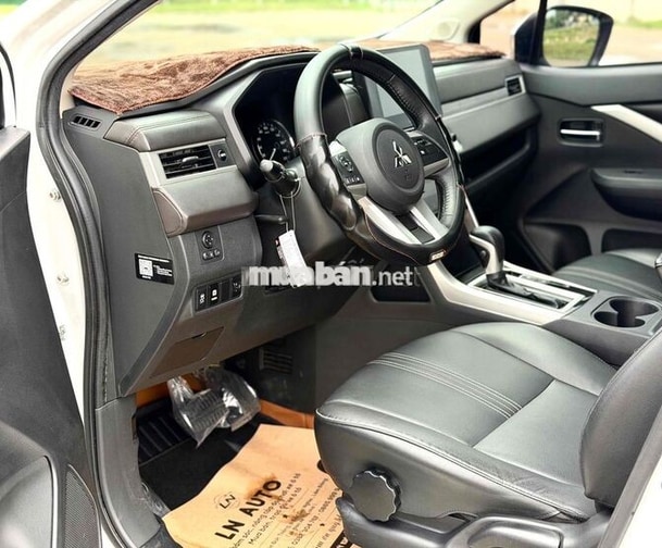 Mitsubishi Xpander premium 7 chỗ Trắng