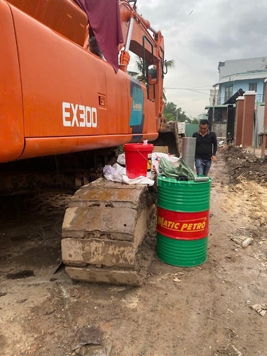 Dầu Thủy Lực cho Máy Đào, Máy Xúc Komatsu