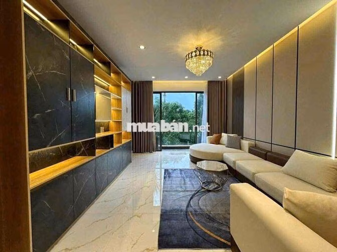 CHO THUÊ NHÀ MẶT TIỀN CÓ THANG MÁY NGAY CÔNG VIÊN LÀNG HOA