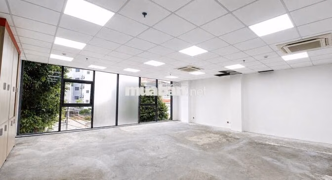 Văn phòng cho thuê quận Tân Bình, gần sân bay, nhiều ánh sáng tự nhiên