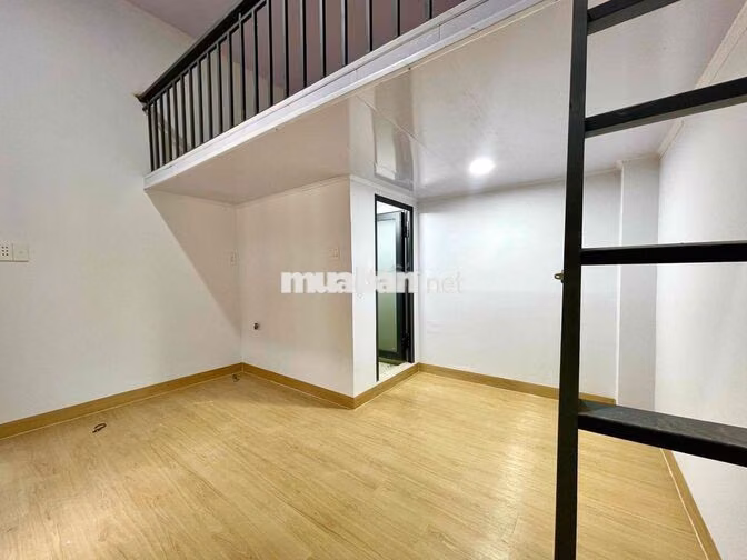 CHO THUÊ PHÒNG GÁC MỚI XÂY CỬA SỔ TRỜI THOÁNG NGAY CMT8 FULL NỘI THẤT
