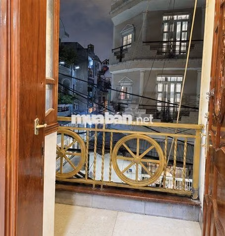 Cho thuê căn hộ mini 40m2 ban công siêu thoáng mát gần ngã 4 LLQ-ÂC