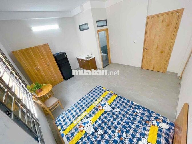 STUDIO CỬA SỔ THANG MÁY GIÁP VÕ VĂN KIỆT Ở ĐƯỢC 3-4 NGƯỜI