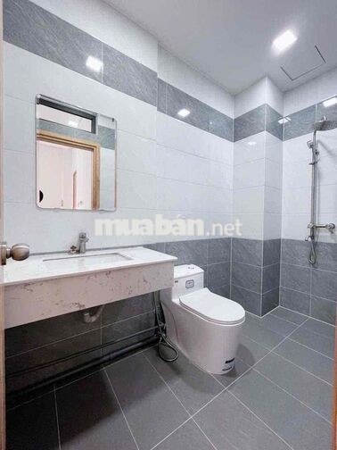 STUDIO CỬA SỔ THANG MÁY GIÁP VÕ VĂN KIỆT Ở ĐƯỢC 3-4 NGƯỜI