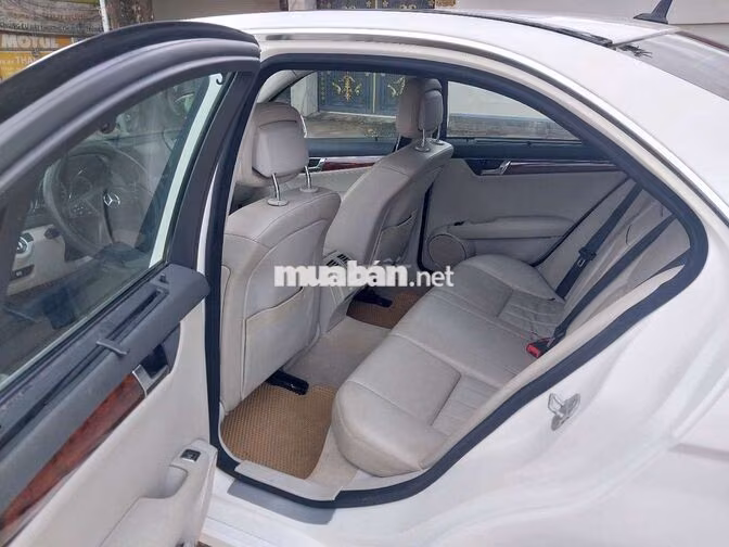 Mercedes-Benz C250 2010 Trắng 1.8L