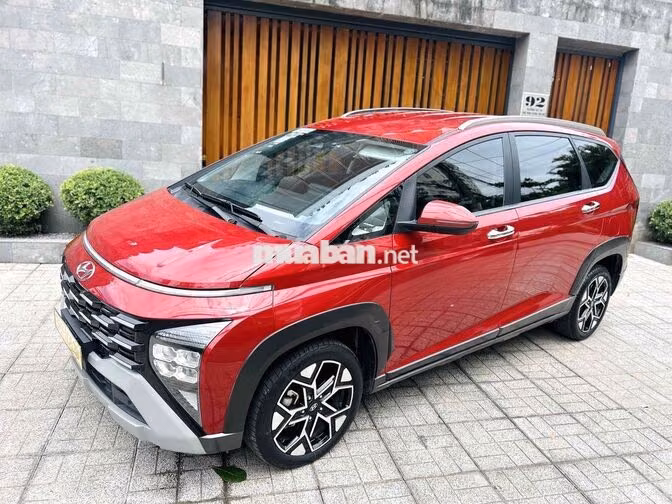 Hyundai Stargazer X 1.5 Cao Cấp 2024 Tự Động Đỏ