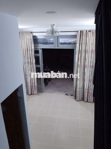 Chính chủ cho thuê nhà nguyên căn mặt tiền P Khánh Hội Q4