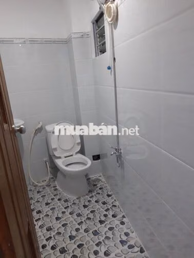 Chính chủ cho thuê nhà nguyên căn mặt tiền P Khánh Hội Q4
