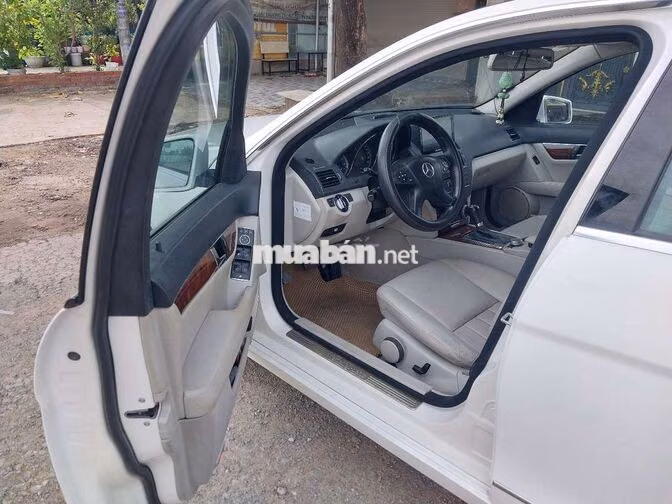 Mercedes-Benz C250 2010 Trắng 1.8L