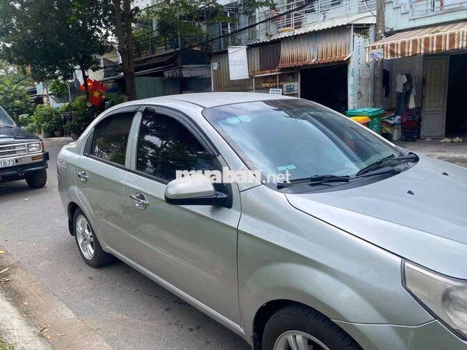 Chevrolet Aveo 2018 Bạc 5 chỗ
