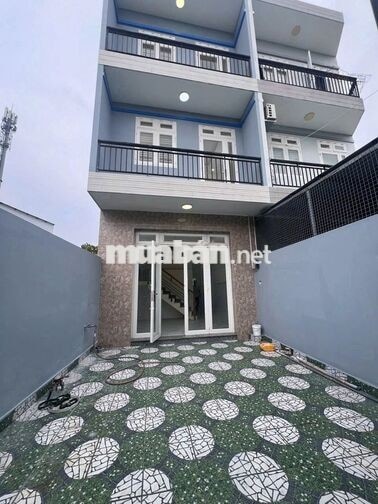 Cho thuê nhà 2 mặt tiền hẻm xem hơi cửa trước và sau thông thoáng