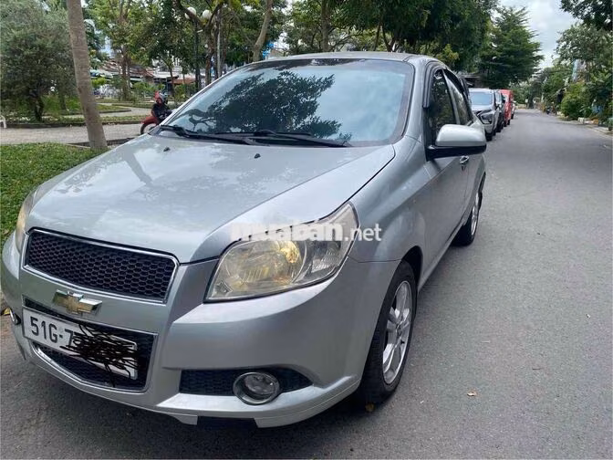 Chevrolet Aveo 2018 Bạc 5 chỗ