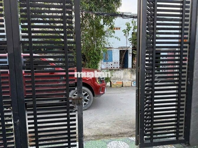 Cho thuê nhà 2 mặt tiền hẻm xem hơi cửa trước và sau thông thoáng