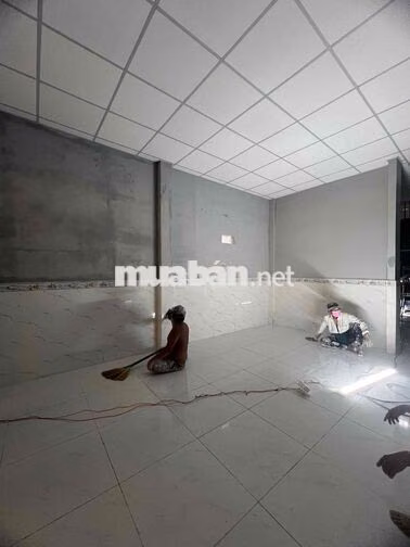 Nhà nguyên căn gần kho B 2pn 2wc giá 6tr