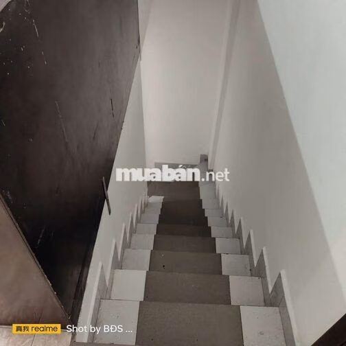 Nhà 2 tầng QL13  6x17, 3 phòng ngủ 10tr/tháng