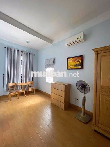 NHÀ ĐẸP SÁT VƯƠNG GẦN HỒ NGHINH,4PN,5WC
