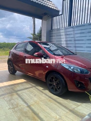 Mazda Mazda 2 2014 Hatchback đỏ