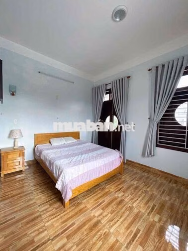 NHÀ ĐẸP SÁT VƯƠNG GẦN HỒ NGHINH,4PN,5WC