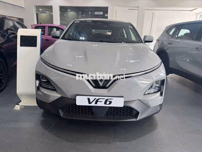 Giá lăn bánh Vinfast VF6. Xe sẵn giao ngay