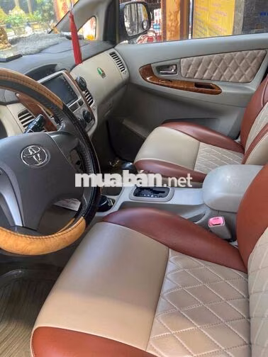 Toyota Innova 2014 Bạc 105 nghìn km