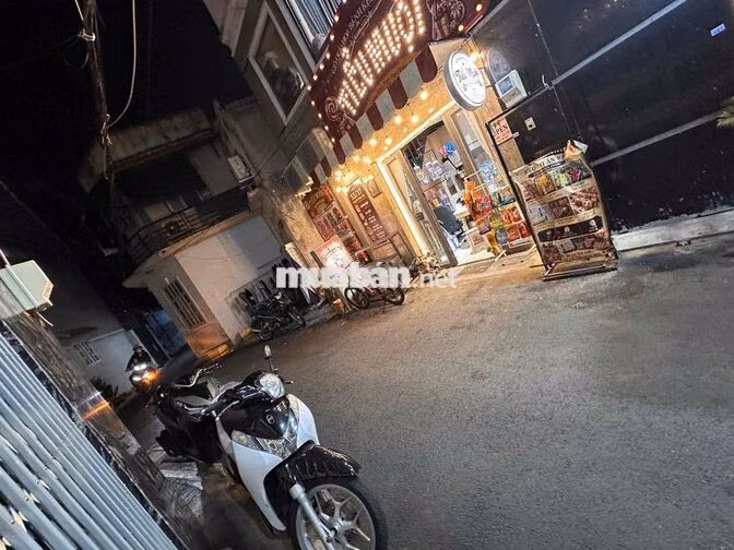 CHÍNH CHỦ BÁN NHÀ LIỀN KỀ P15 TÂN BÌNH NGON TRONG TẦM GIÁ