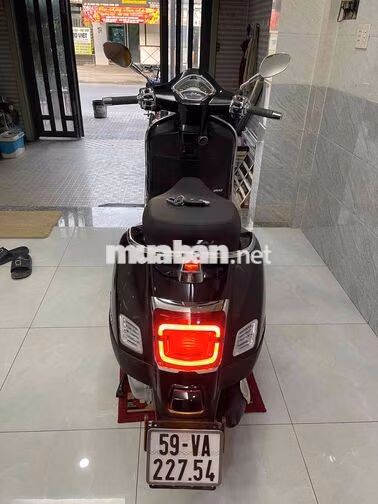 Piaggio Vespa GTS 2024 Đen 4000 km