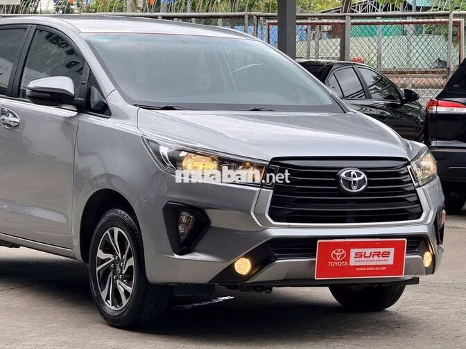 Toyota Innova E 2023 Số sàn Bạc