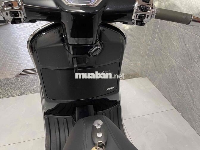 Piaggio Vespa GTS 2024 Đen 4000 km