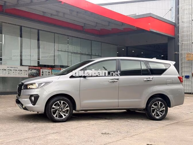 Toyota Innova E 2023 Số sàn Bạc