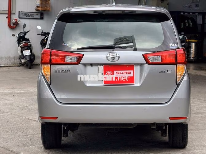 Toyota Innova E 2023 Số sàn Bạc