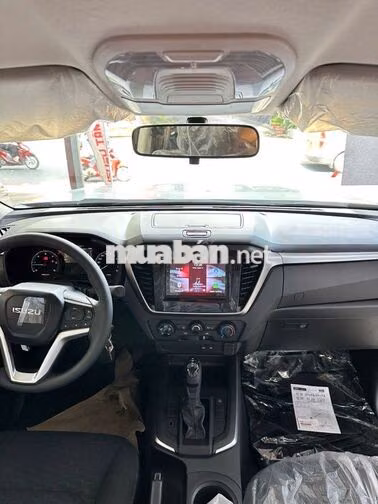 Isuzu D-Max Pretiger AT 4x2 Trắng