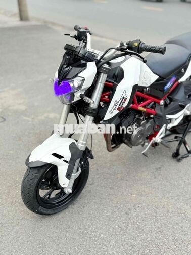 Benelli TNT 125cc Fi 2017 Trắng Phun xăng điện tử