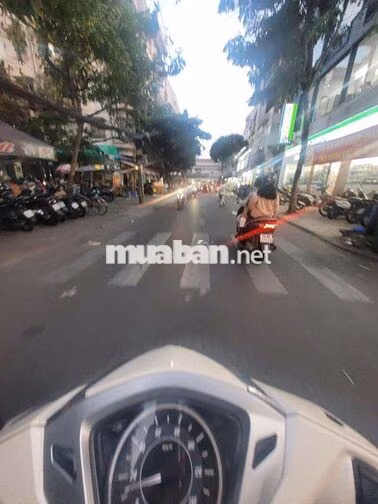 CHUNG CƯ 52M, 2PN MỚI ĐẸP VÀO Ở NGAY CHỈ NHỈNH 3 TỶ