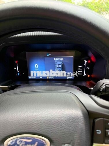 Ford Everest Ambiente 7 chỗ Tự động Trắng