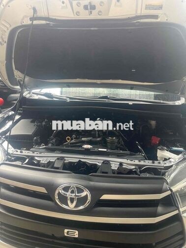 Toyota Innova 2.0E 2018 Số sàn Bạc