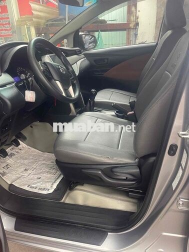 Toyota Innova 2.0E 2018 Số sàn Bạc
