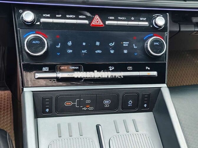 HYUNDAI SANTAFE 2024 CALLIGRAPHY 2.5T,màu trắng