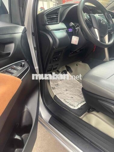 Toyota Innova 2.0E 2018 Số sàn Bạc