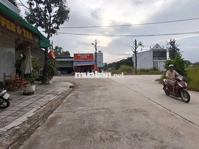 Bán đất đẹp giá kẹt tiền sổ sẵn đô thị Mỹ Phước 3 Bến Cát Bình Dương