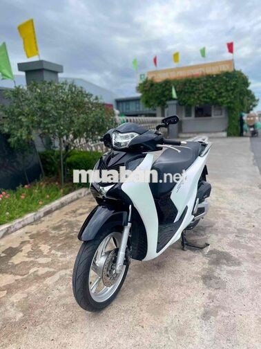 Honda SH125 CBS Trắng đen
