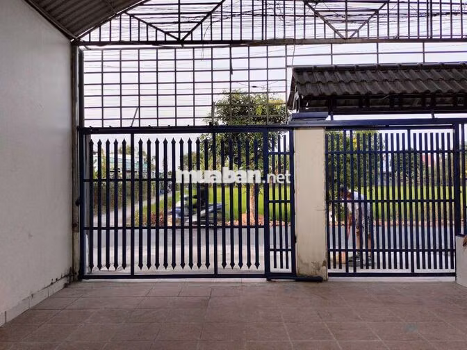 Cho thuê nhà mặt tiền đường Tây Bắc, cầu Mồng Gà, Cần Giuộc, Long An