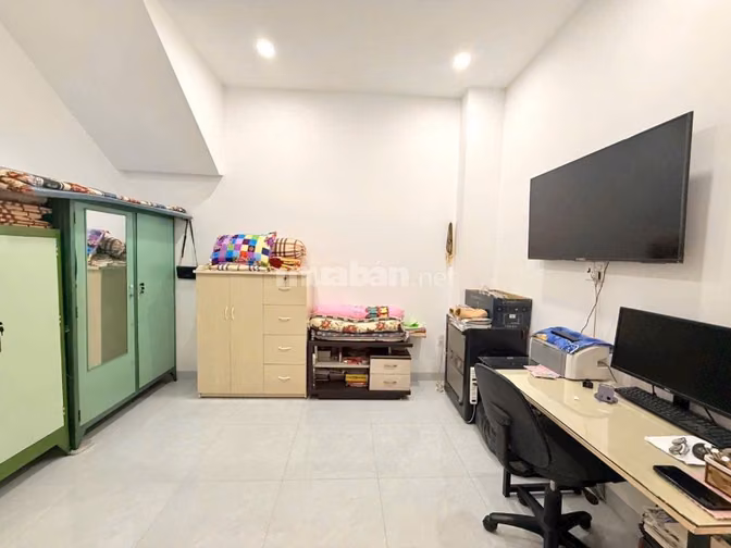 CHDV đúc 4 tầng DT 5x20 KDC Tân Tiến, Q.12 giá 8ty500 TL.