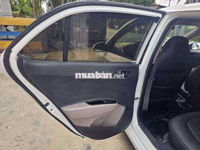 Hyundai i10 Sedan 1.2 2015 Trắng