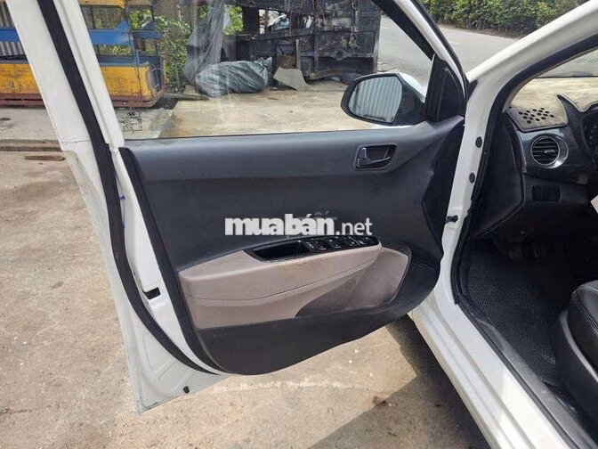 Hyundai i10 Sedan 1.2 2015 Trắng